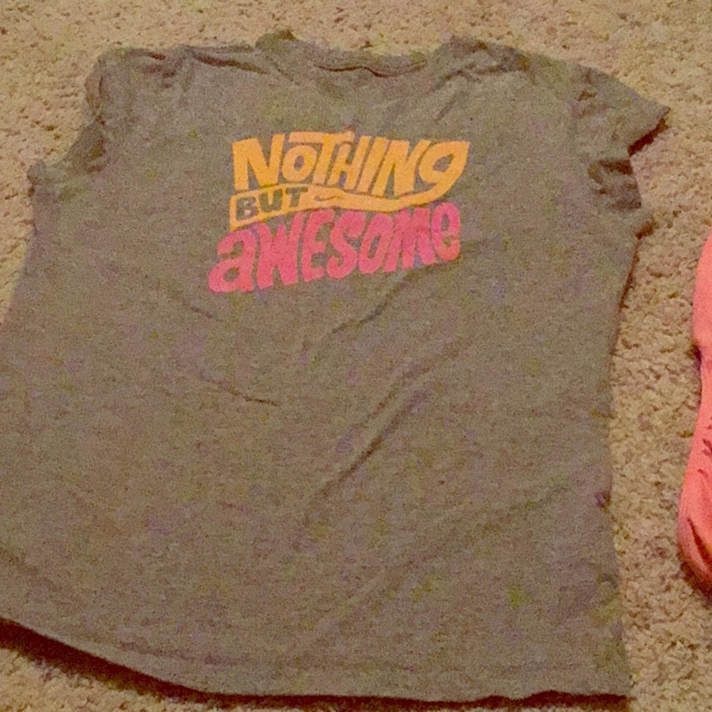 Gray Nike T shirt. Girls large.